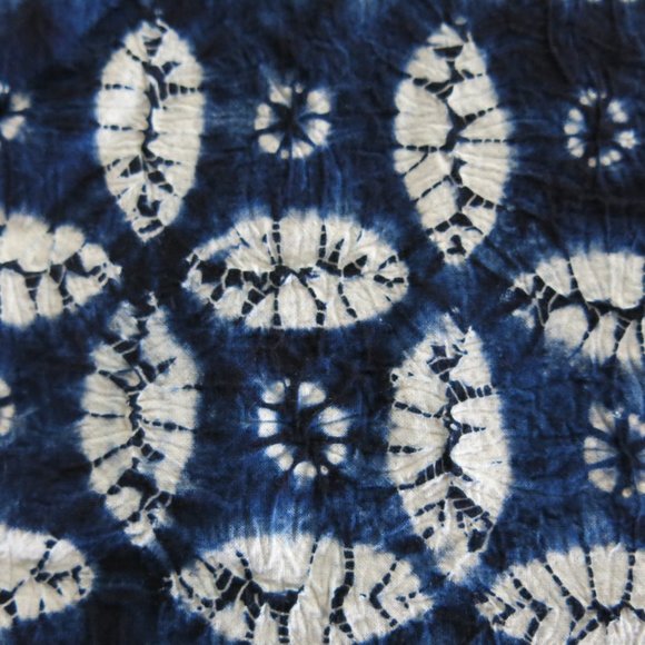 Hand Dyed 100% Cotton Indigo Shibori Technique Floral Pattern Large Tablecloth - Picture 12 of 16